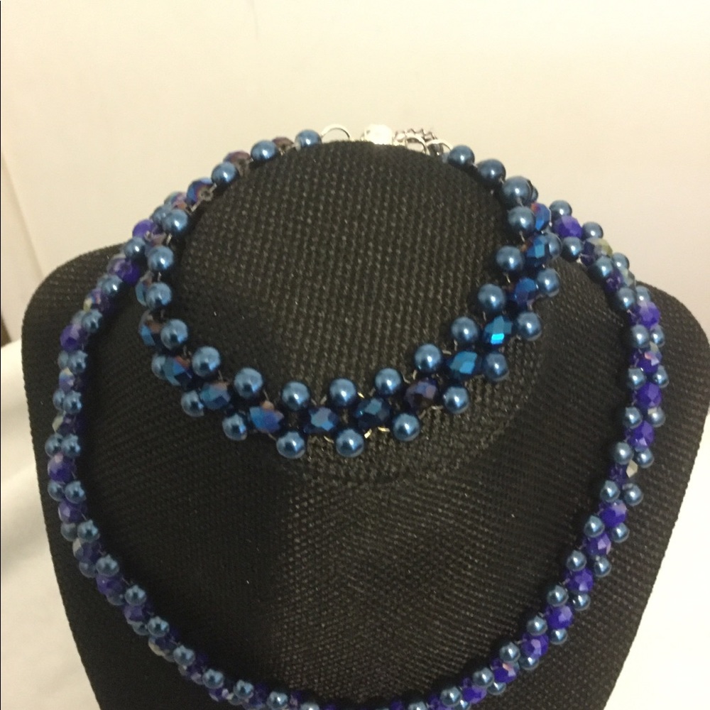 Blue necklace and bracelet set NWOT